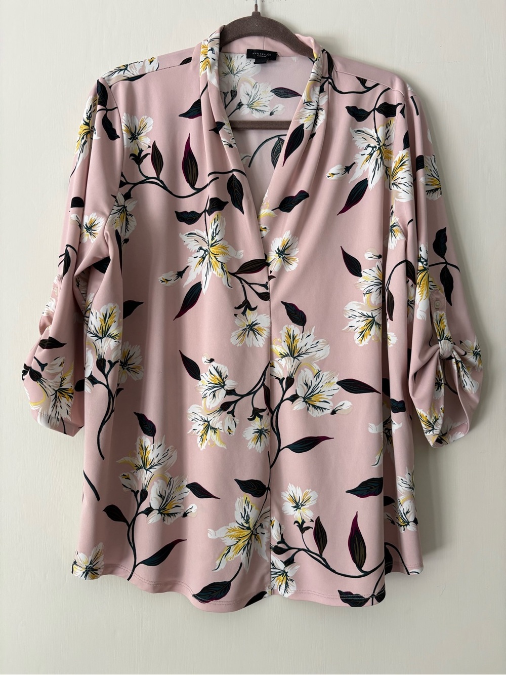 Ann Taylor Factory Pink Floral V-Neck Blouse